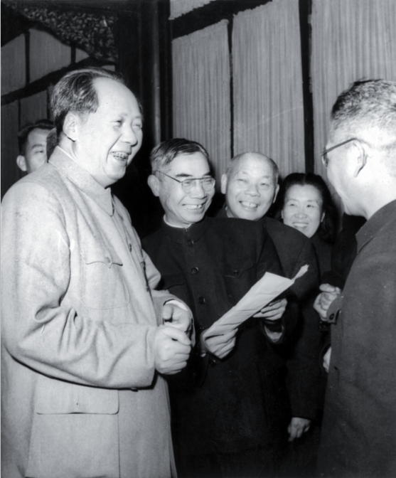 毛澤東、周恩來、鄧小平、胡耀邦等國家領導人與茅以升在一起